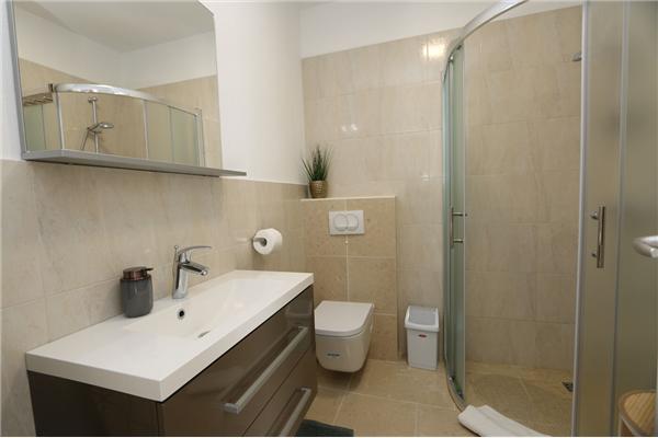 Apartman A2, na 6 osebe