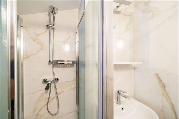 Room S1, for 2 persons