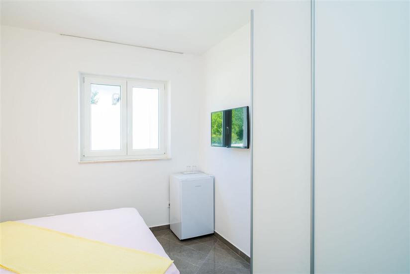 Room S2, for 2 persons