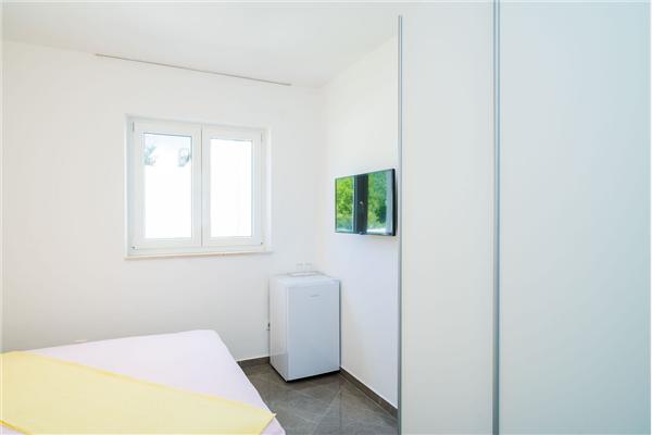 Room S2, for 2 persons