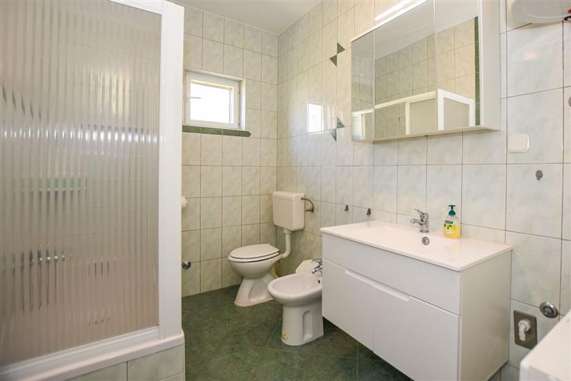 Apartment A2, for 5 persons