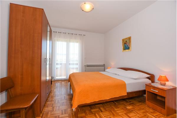 Apartment A2, for 5 persons
