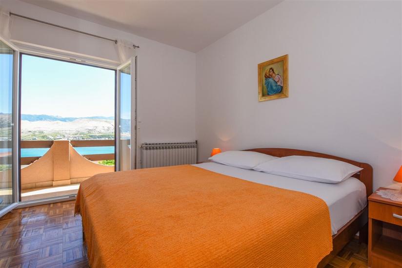 Apartment A2, for 5 persons