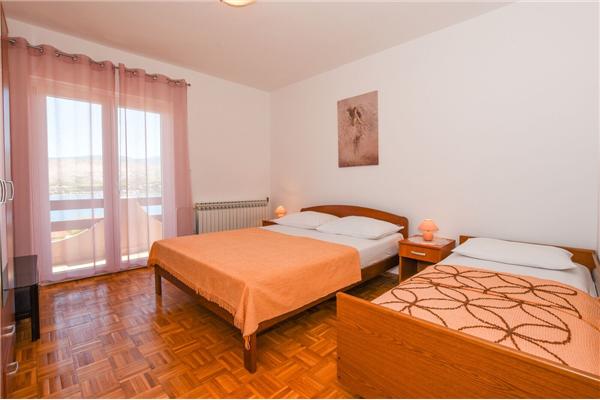 Apartment A2, for 5 persons