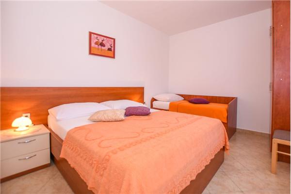 Apartment A4, for 3 persons