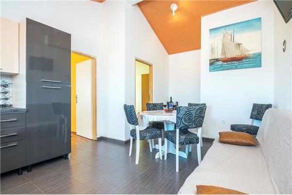 Apartment A1, for 5 persons