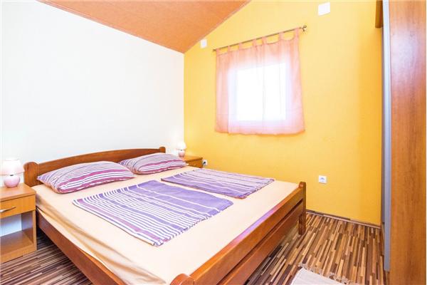 Apartment A1, for 5 persons