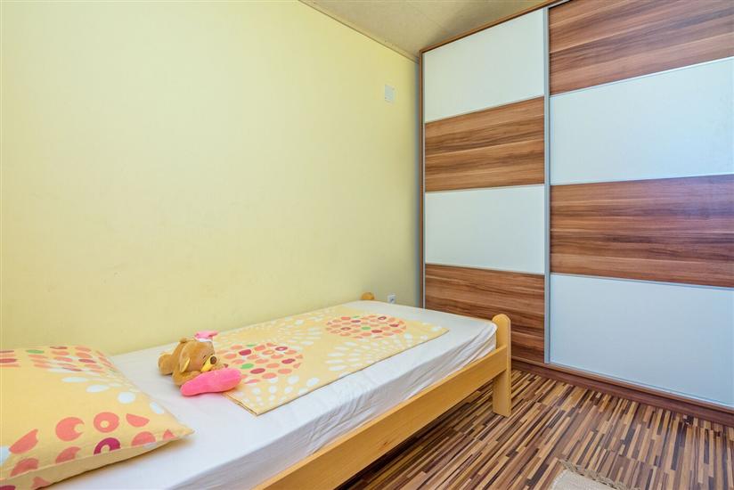 Apartment A1, for 5 persons
