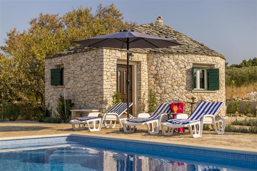 House Magical Island