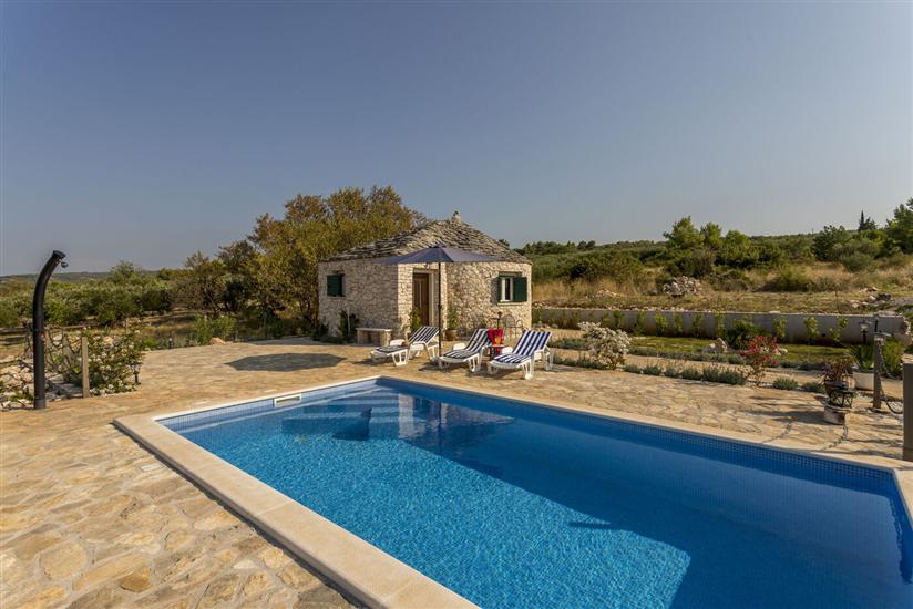 House Magical Island