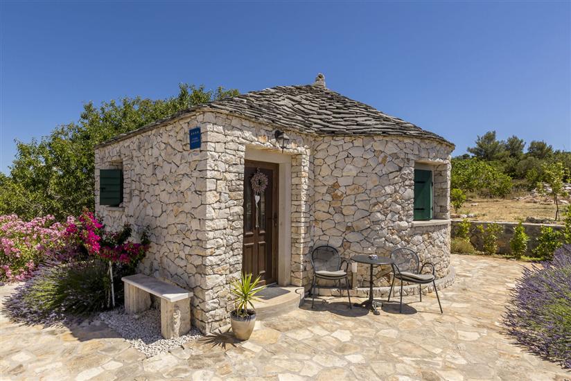 House Magical Island