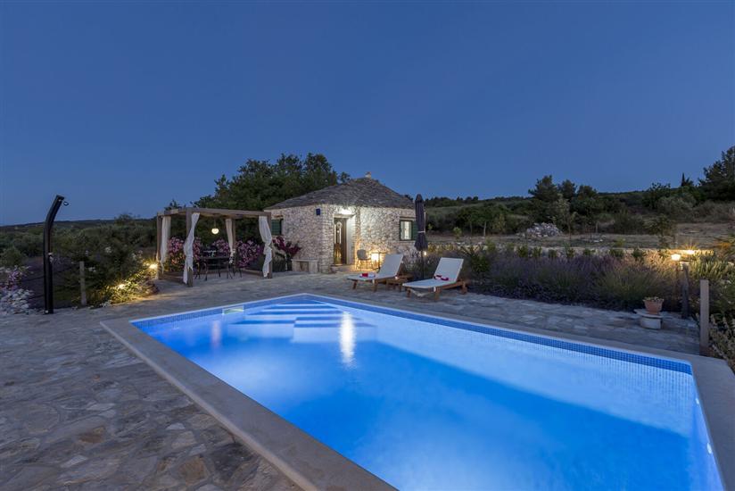 House Magical Island