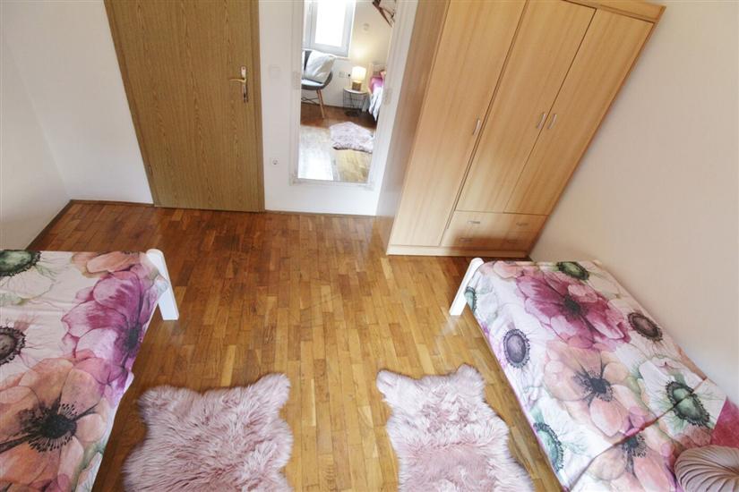 House K1, for 8 persons