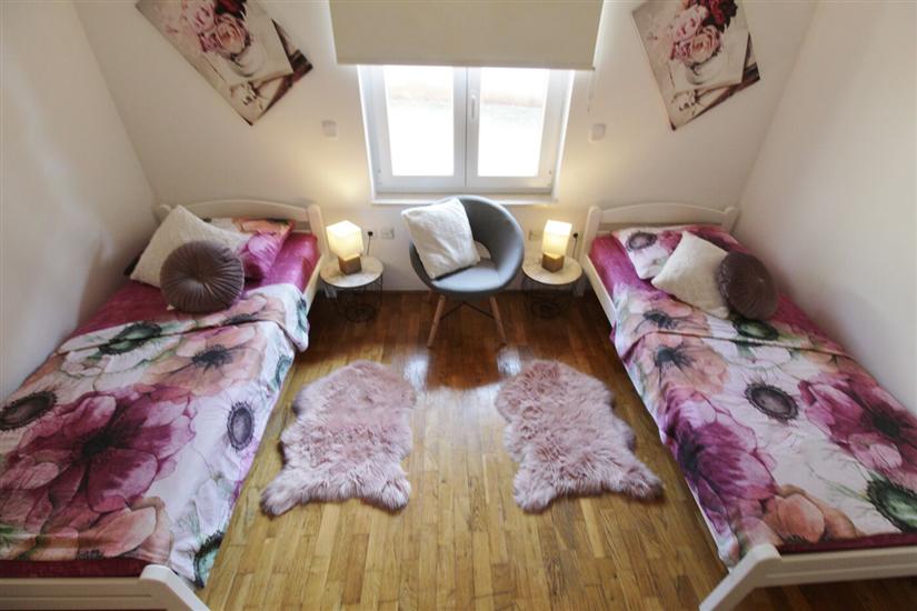 House K1, for 8 persons