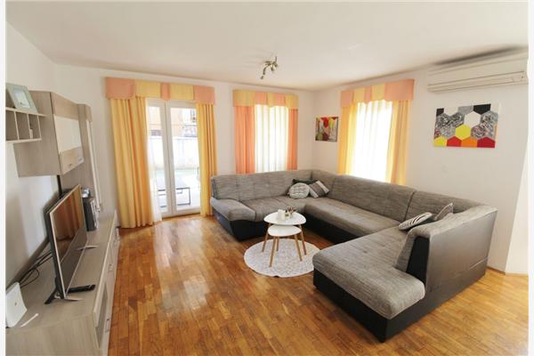 House K1, for 8 persons