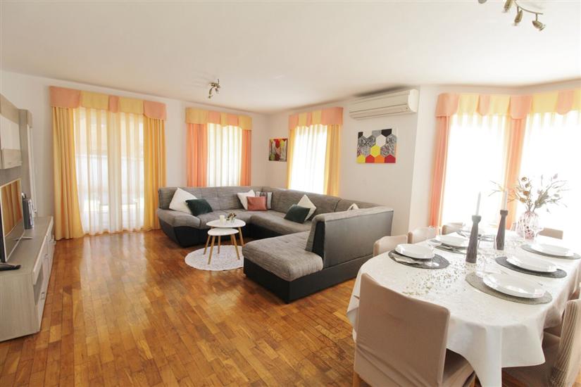 House K1, for 8 persons