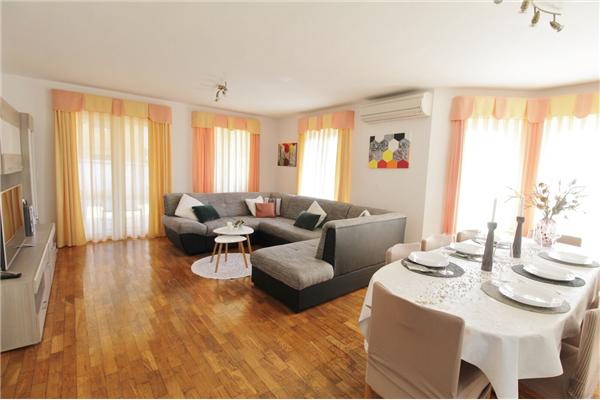 House K1, for 8 persons