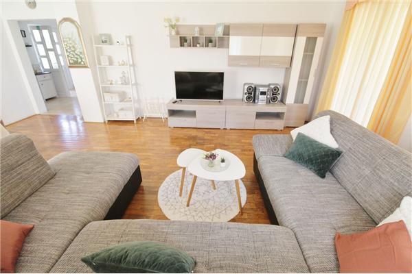 House K1, for 8 persons