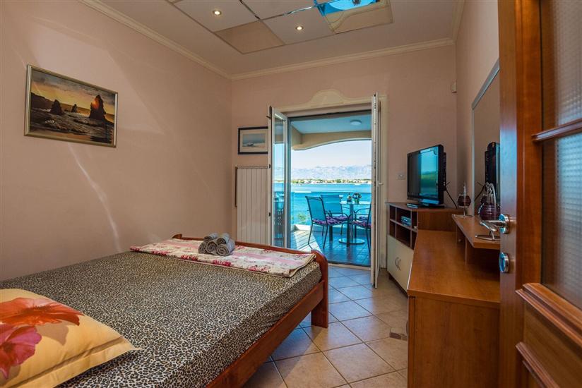 Apartment A2, for 6 persons