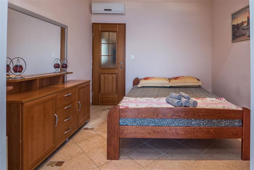 Apartment A2, for 6 persons