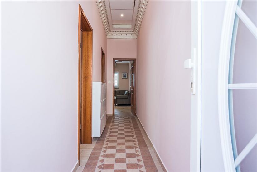 Apartment A2, for 6 persons