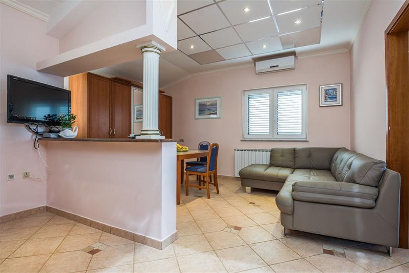 Apartment A2, for 6 persons