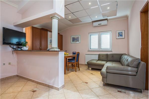 Apartment A2, for 6 persons