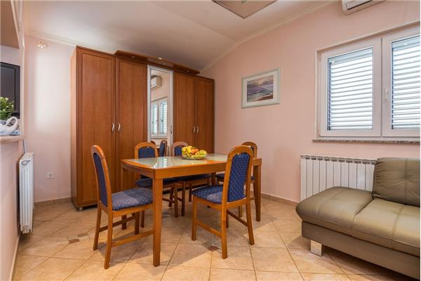 Apartment A2, for 6 persons