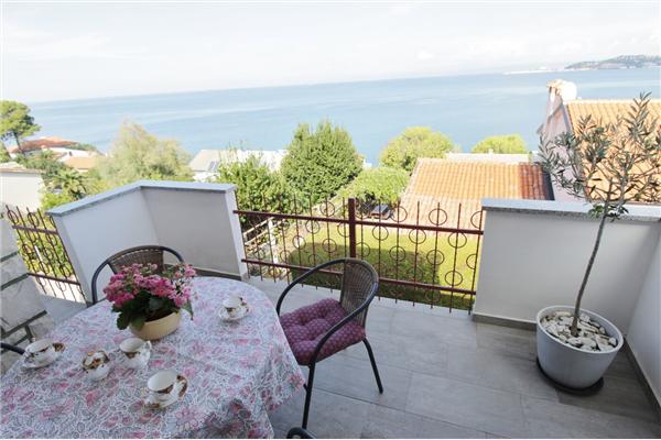 Apartment A1, for 6 persons