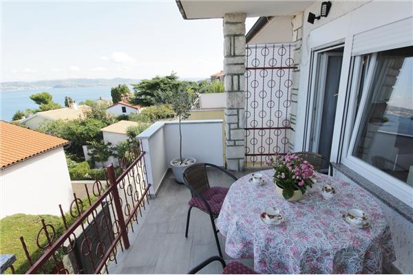 Apartment A1, for 6 persons