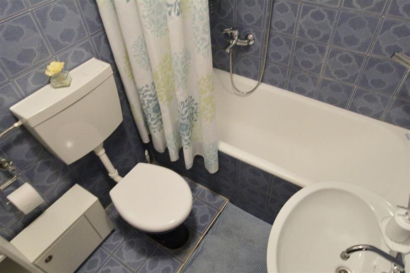 Apartment A1, for 6 persons