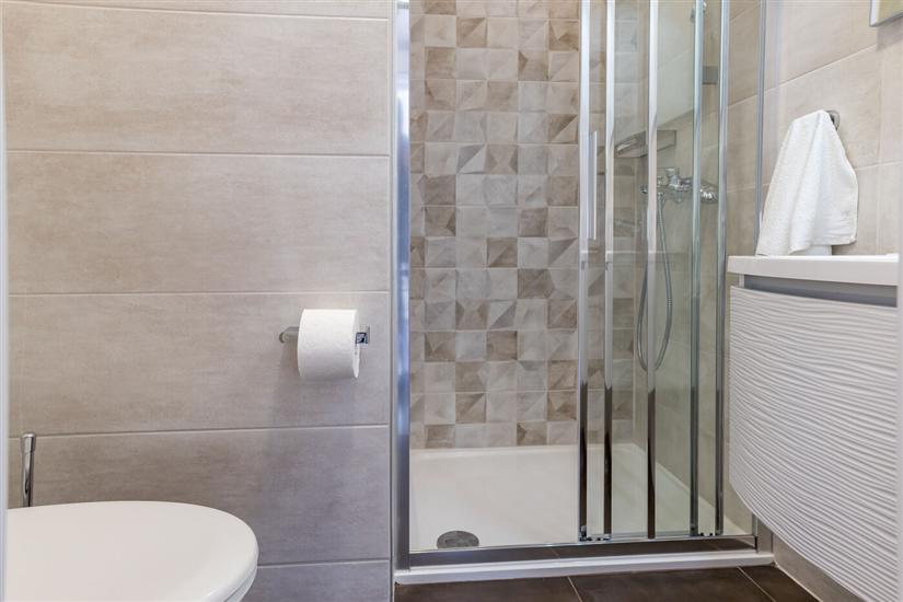 Room S1, for 2 persons