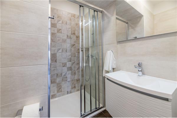 Room S1, for 2 persons