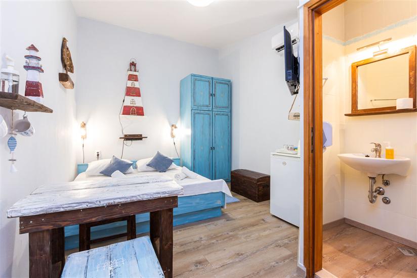 Room S3, for 2 persons