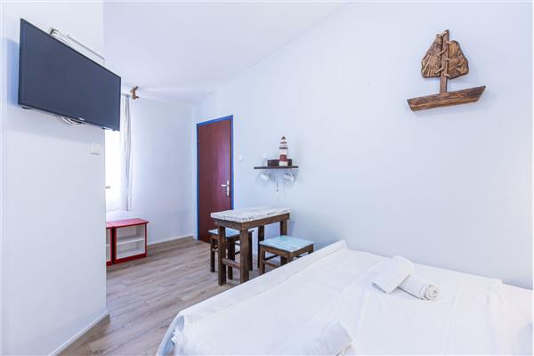 Room S3, for 2 persons