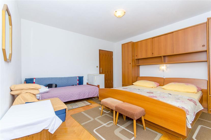 Apartment A1, for 8 persons