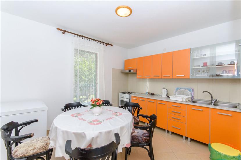 Apartment A1, for 8 persons