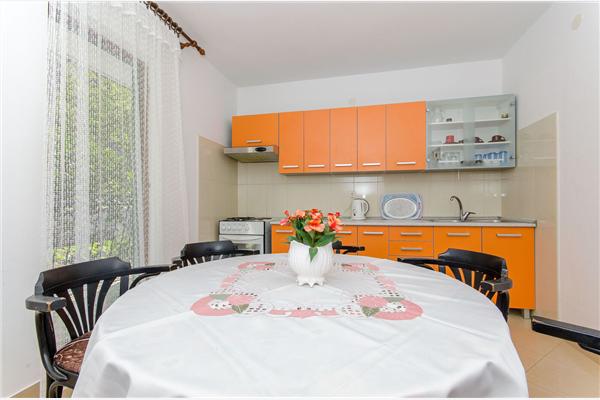 Apartment A1, for 8 persons