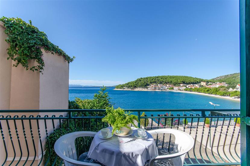 Apartment A2, for 8 persons