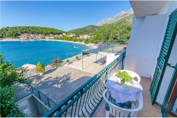 Apartment A2, for 8 persons