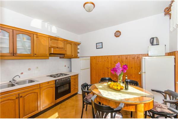 Apartment A2, for 8 persons