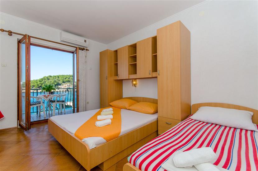 Apartment A2, for 8 persons