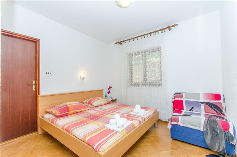 Apartment A2, for 8 persons