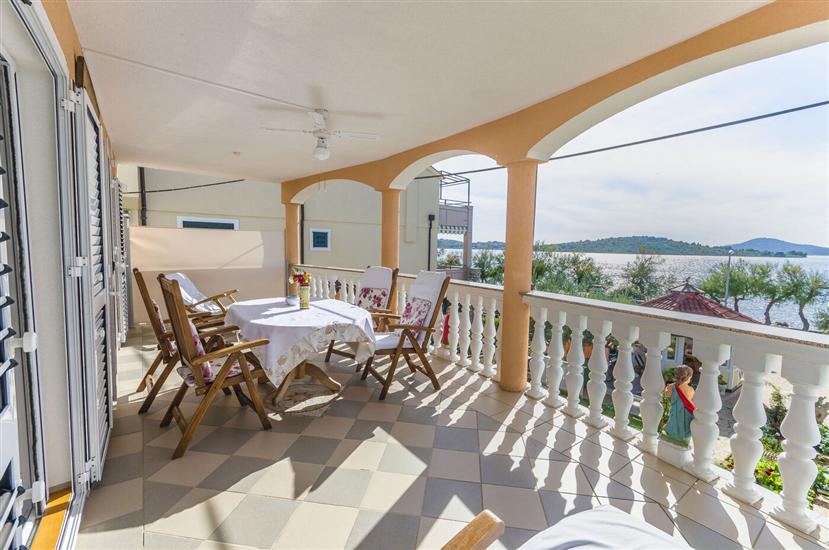 Apartment A1, for 6 persons