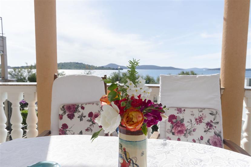 Apartment A1, for 6 persons