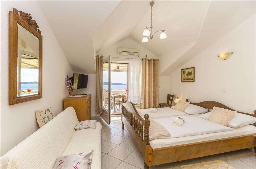 Apartment A2, for 3 persons