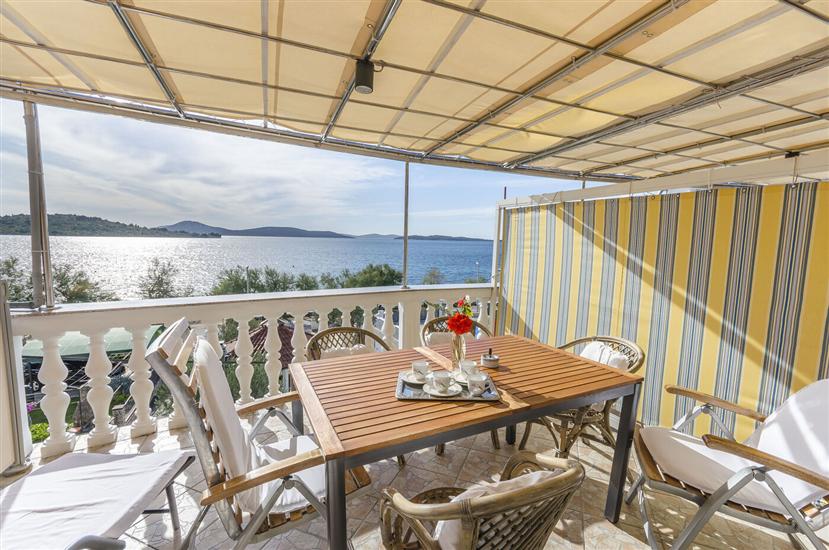 Apartment A2, for 3 persons