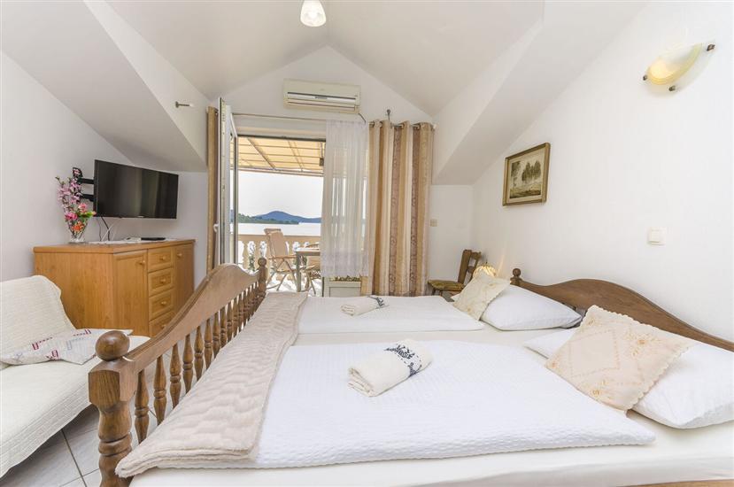 Apartment A2, for 3 persons