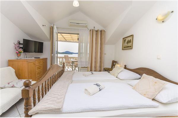 Apartment A2, for 3 persons