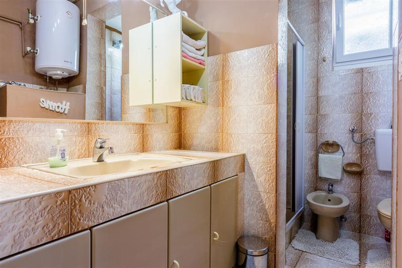 Apartment A2, for 5 persons